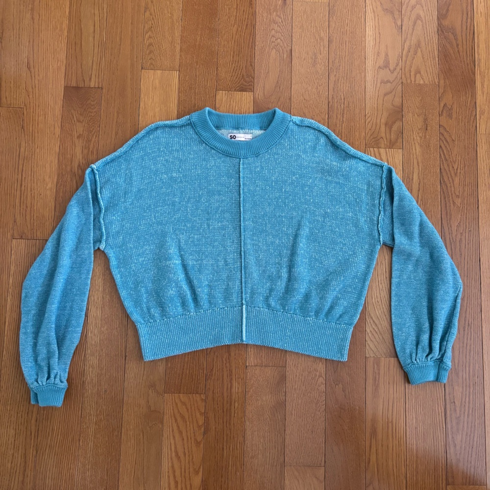 Juniors SO Blue Cropped Sweater with Classic Knit Design